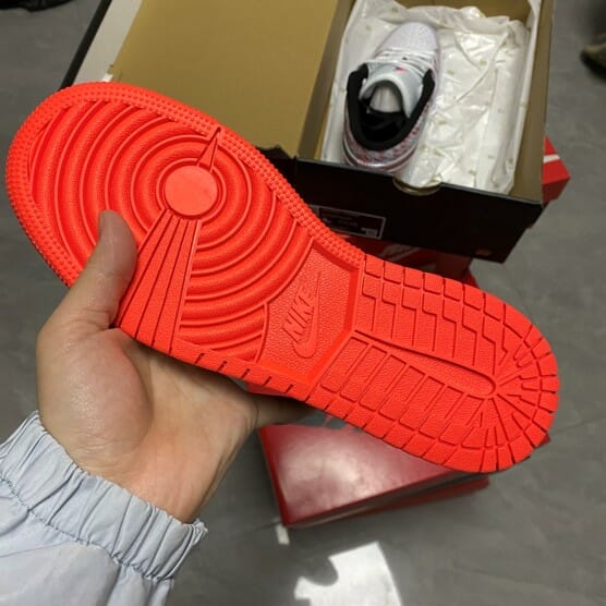 Air Jordan 1 Low SE GS “Take Flight” - Image 3