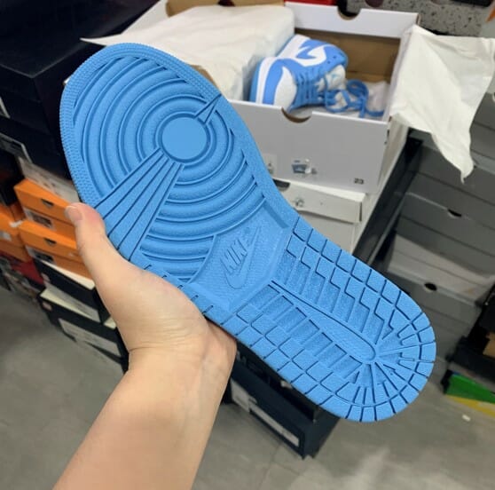 Air Jordan 1 Low UNC Blue - Image 3