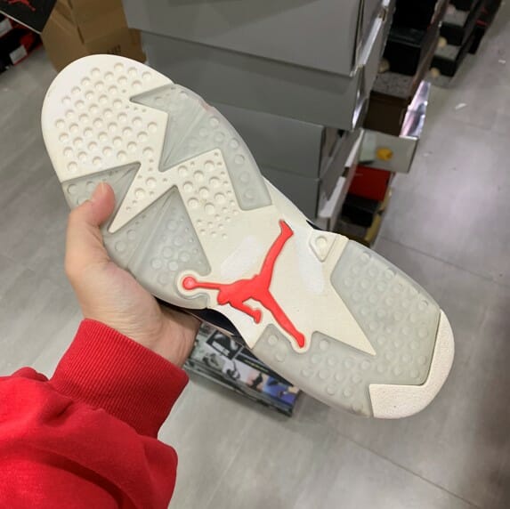 Air Jordan 6 Tinker White Blue Infrared - Image 3