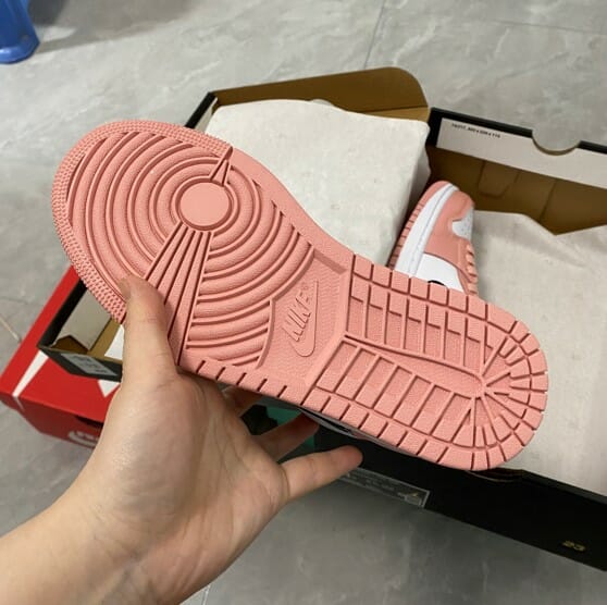 Air Jordan 1 Low White Pink - Image 3