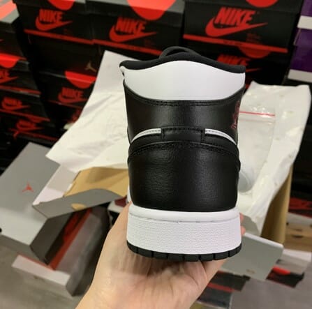 Air Jordan 1 Mid Black And White Reverse - Image 3