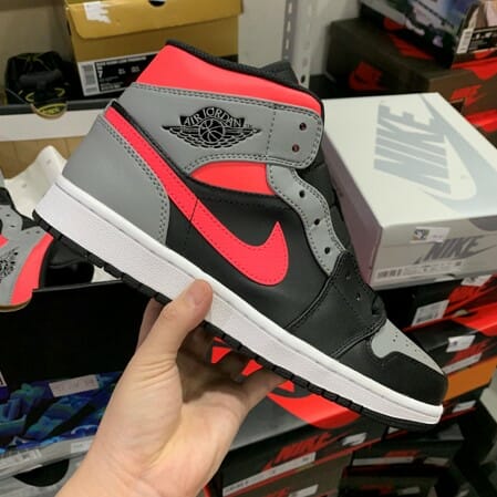 Air Jordan 1 Mid Black Grey Pink - Image 3