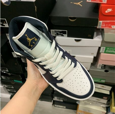 Air Jordan 1 Mid Obsidian - Image 3