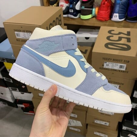 Air Jordan 1 Mid Paris - Image 3
