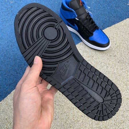 Air Jordan 1 Mid Royal Blue Splash - Image 3
