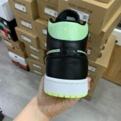 Alternative view of Air Jordan 1 Mid SE Black And Green