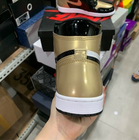 Air Jordan 1 Gold Toe - Image 2