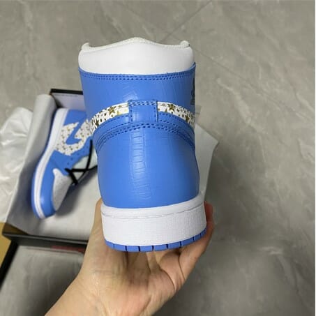 Air Jordan 1 High OG Moon Gypsophila - Image 3