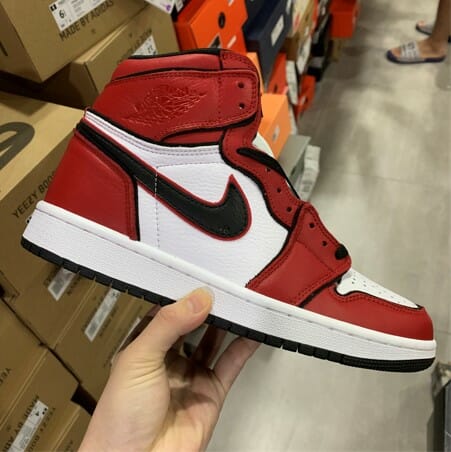Air Jordan 1 OG Bloodline 2.0 - Image 3