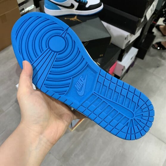 Air Jordan 1 Low “Laser Blue” - Image 4