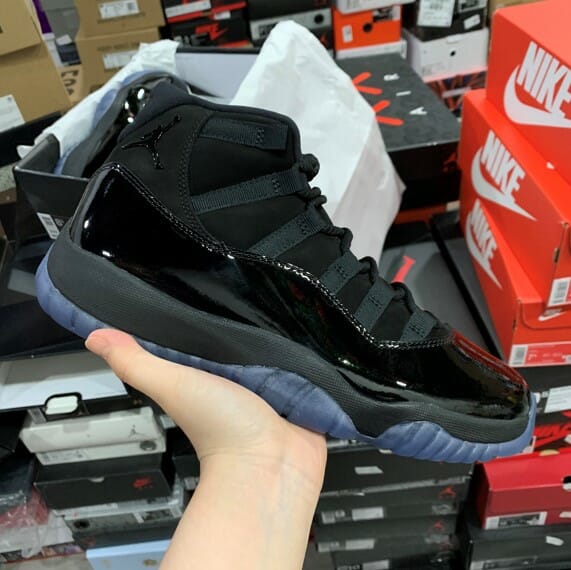 Air Jordan 11 Cap And Gown