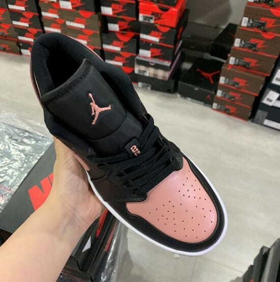 Air Jordan 1 Low Black Powder - Image 4