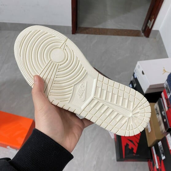 Air Jordan 1 Low Canyon Rust - Image 4