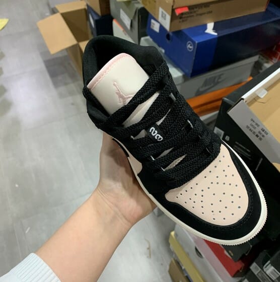 Air Jordan 1 Low WMNS - Image 4