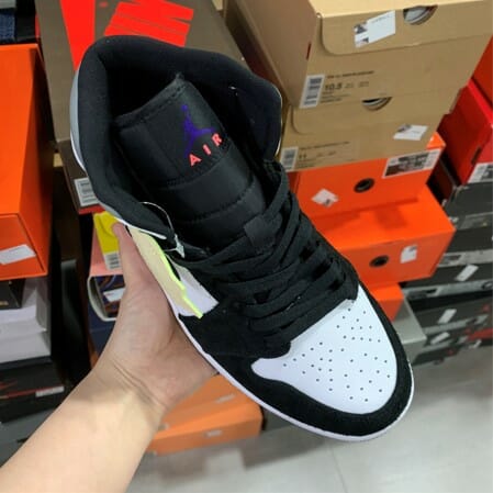 Air Jordan 1 Mid Black And White Purple - Image 4