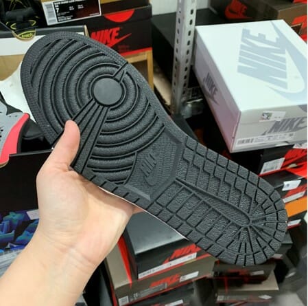 Air Jordan 1 Mid Black Grey Pink - Image 4