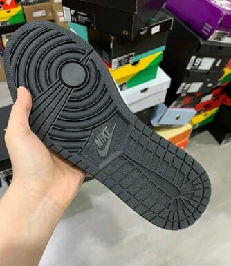 Air Jordan 1 Mid Black White