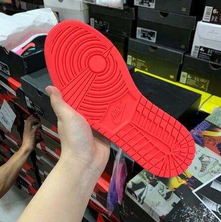 Air Jordan 1 Mid GS 3M Reflective Color - Image 4