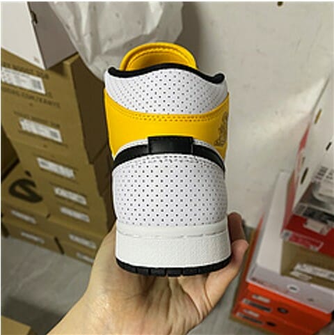 Air Jordan 1 Mid Laser Orange