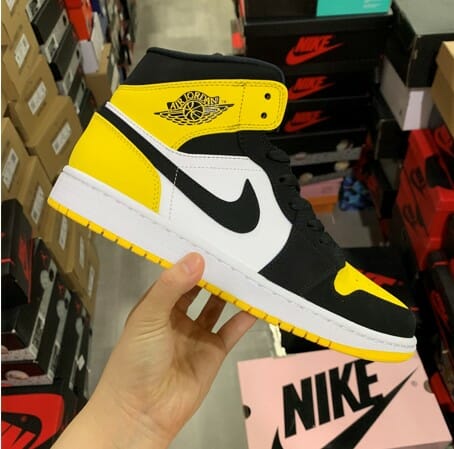 Air Jordan 1 Mid Toe Rookie - Image 4