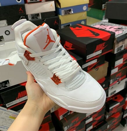 Air Jordan 4 Orange Metallic - Image 4