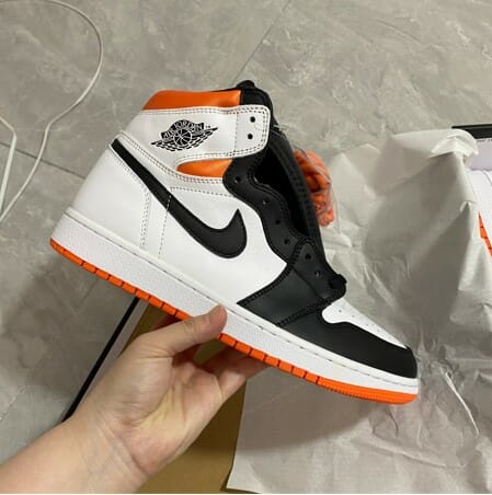 Air Jordan 1 High OG “Electro Orange”