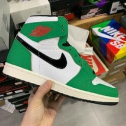 Air Jordan 1 High OG WMNS “Lucky Green”