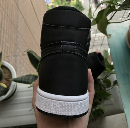 Air Jordan 1 Black - Image 4
