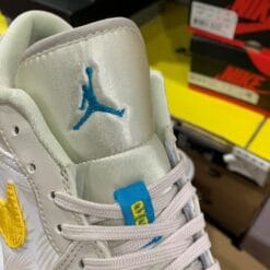 Air Jordan 1 Low “Light Orewood Brown”