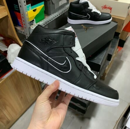 Air Jordan 1 Mid Black And White Oreo