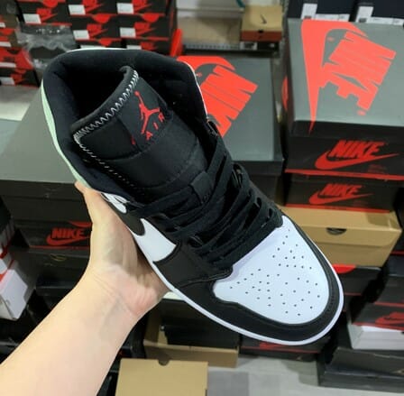 Air Jordan 1 Mid Black And White Red