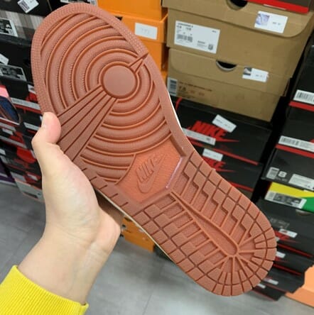 Air Jordan 1 Mid Corduroy