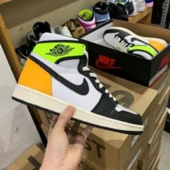 Air Jordan 1 High OG Volt Gold University Gold