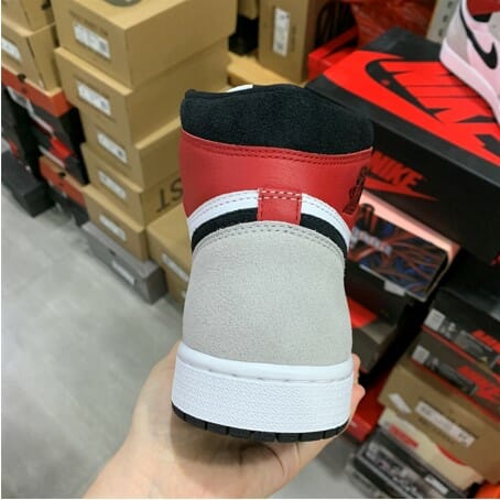 Air Jordan 1 Light Smoke Grey