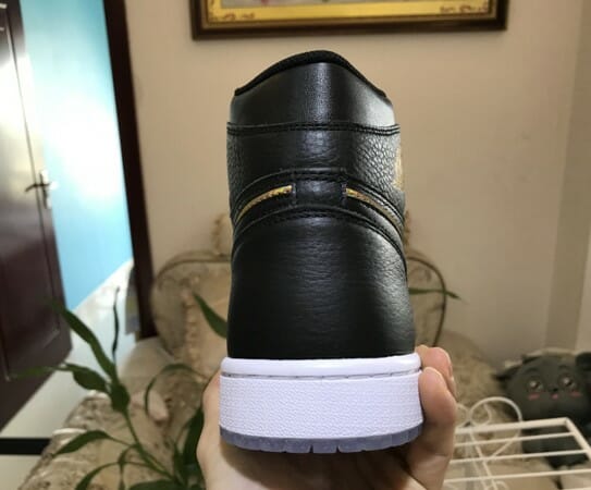 Air Jordan 1 Retro OG Black