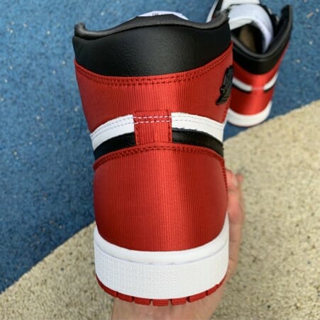Air Jordan 1 Satin WMNS Black Toe