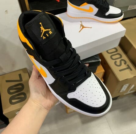 Air Jordan 1 Mid Black And Yellow