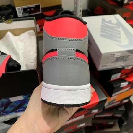 Air Jordan 1 Mid Black Grey Pink