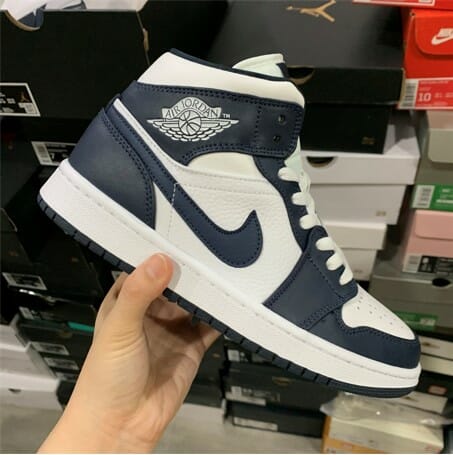 Air Jordan 1 Mid Obsidian