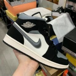 Air Jordan 1 Mid Silk Earl