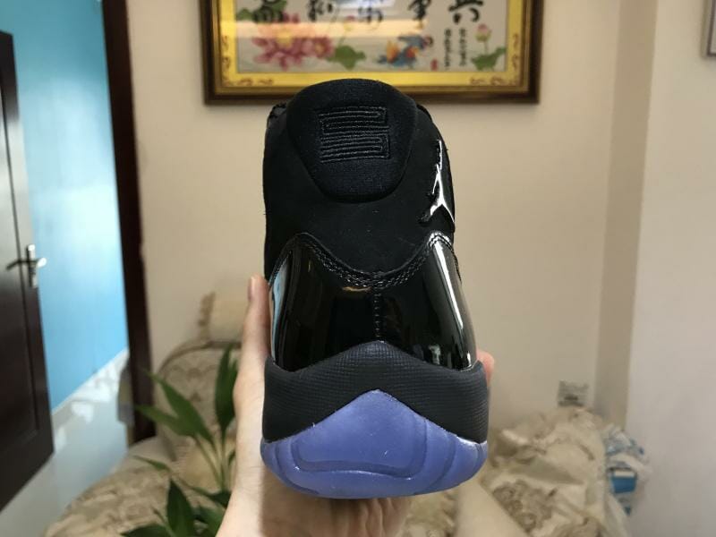 Air Jordan 11 Retro Cap and Gown
