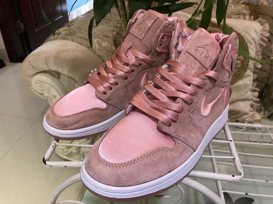 Air Jordan 1 Retro High Season of Her Sunset Tint (W)