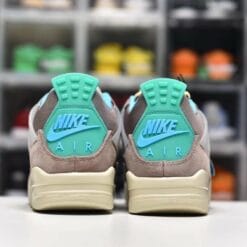 Air Jordan 4 X Taupe Haze