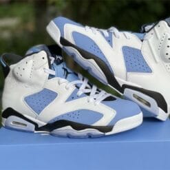 Air Jordan 6 UNC
