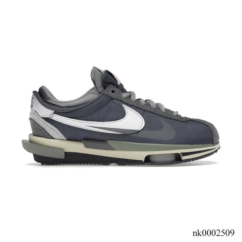 Alternative view of Zoom Cortez SP Sacai Grey Shoes Sneakers