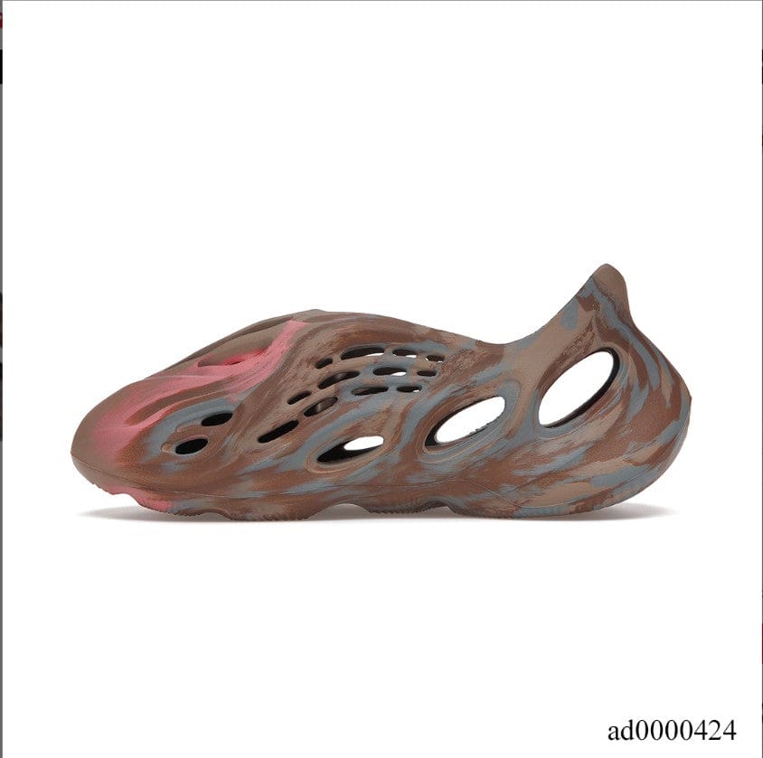 Alternative view of Yeezy Foam RNNR MX Sand Grey Shoes Sneakers