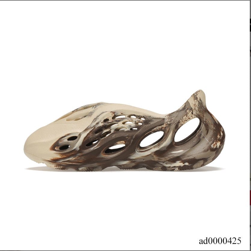 Alternative view of Yeezy Foam RNNR MX Cream Clay Shoes Sneakers