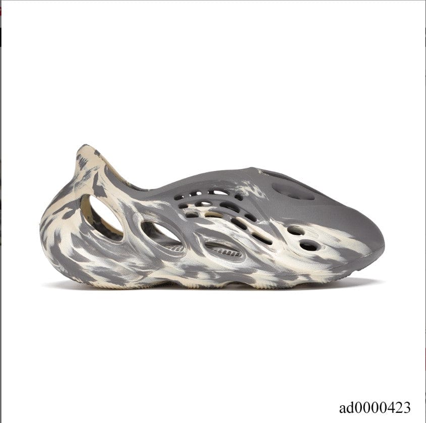 Alternative view of Yeezy Foam RNNR MXT Moon Gray Shoes Sneakers