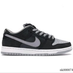 Alternative view of Nike SB Dunk Low Maple Leaf Central Park Shoes Sneakers