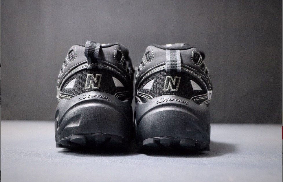 New Balance 703 Shoes Sneakers - Image 3